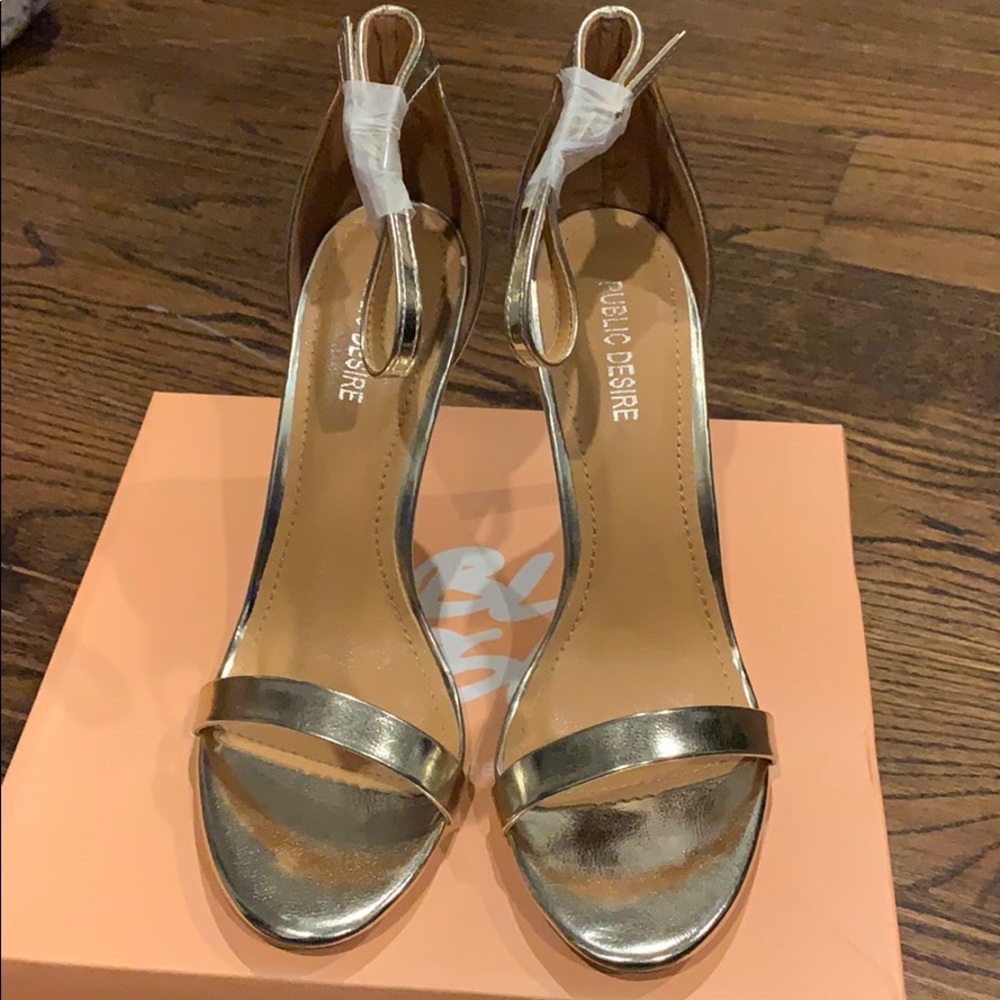 Gold public desire pumps Sz 9